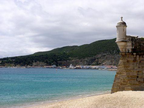 Flamingo Apartment Sesimbra Bagian luar foto
