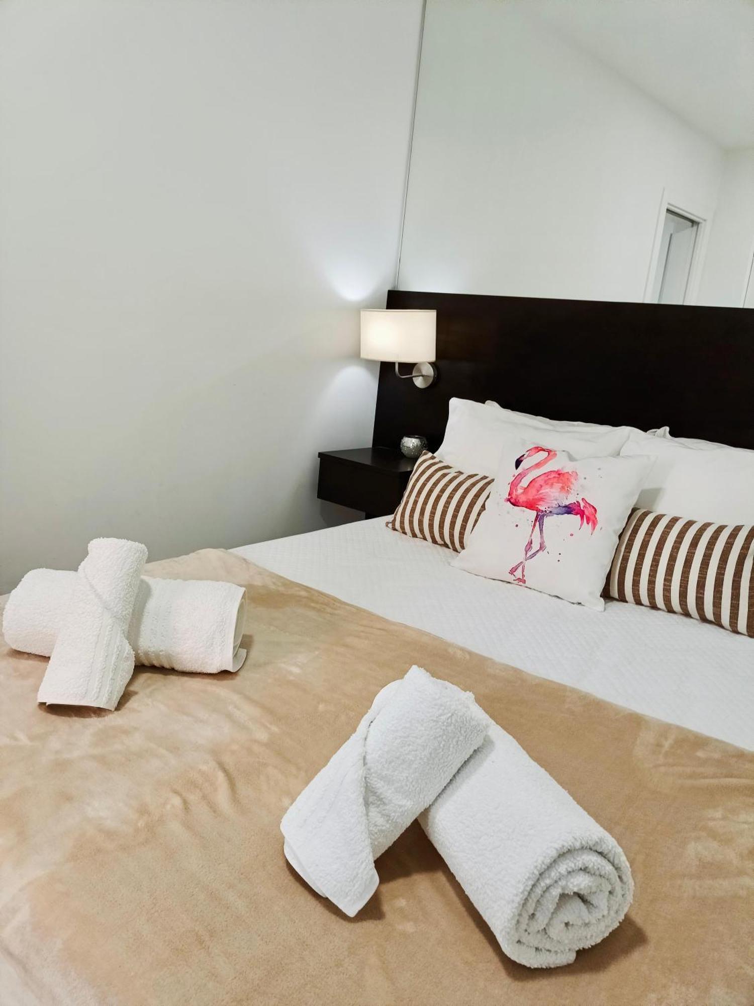 Flamingo Apartment Sesimbra Bagian luar foto